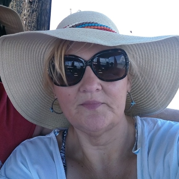 Meet your Posher, Katherine - Picture 1 of 1